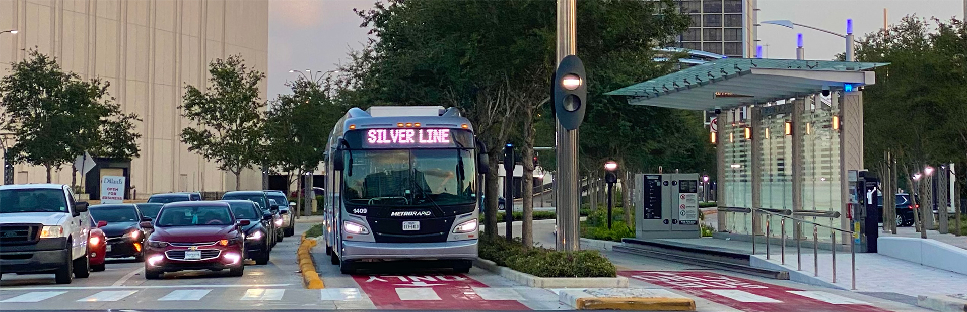 METRO Silver Line BRT vehicle in Uptown red bus lane